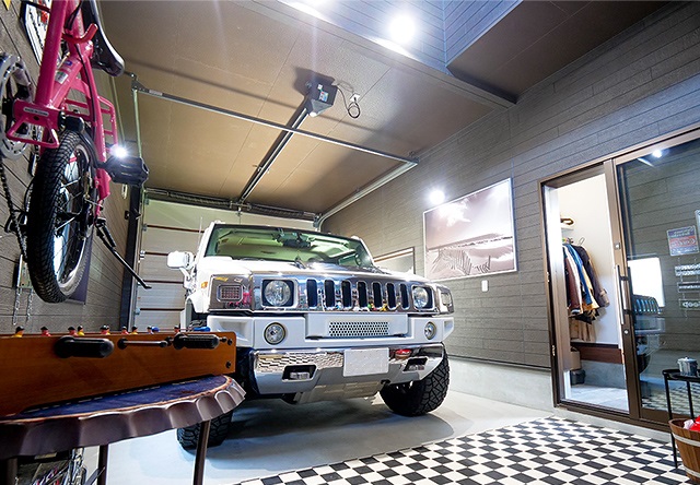 ガレージのある家