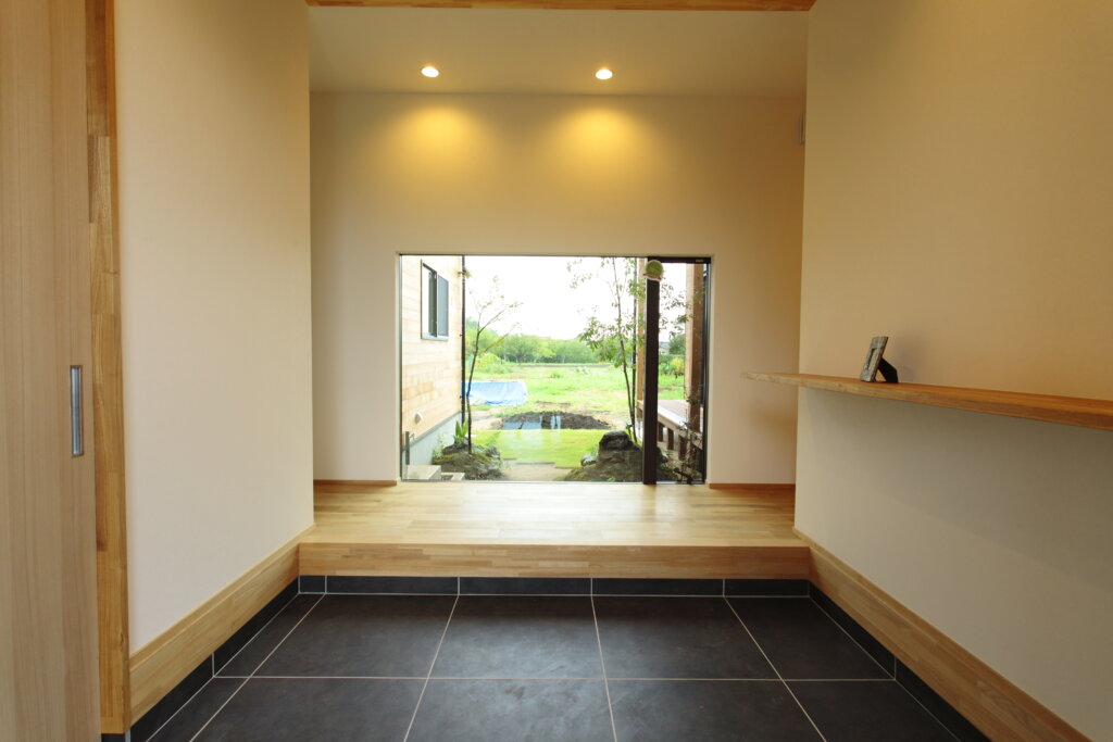 庭を愛でる平家の家