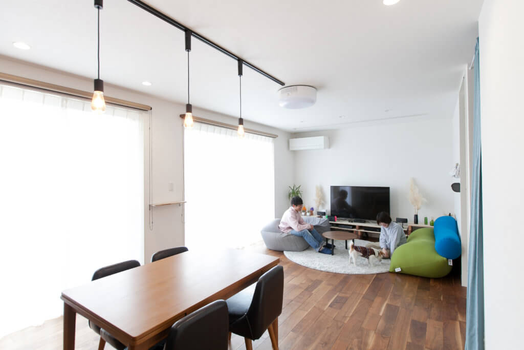 愛犬と暮らす、明るく開放的なお家